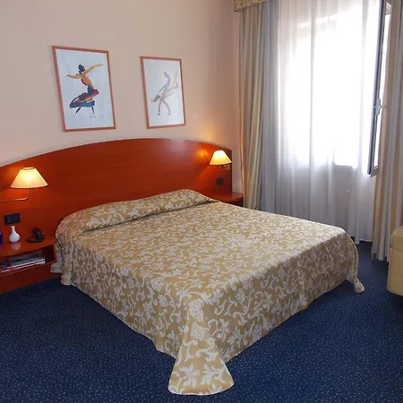 호텔 Firenze 3*