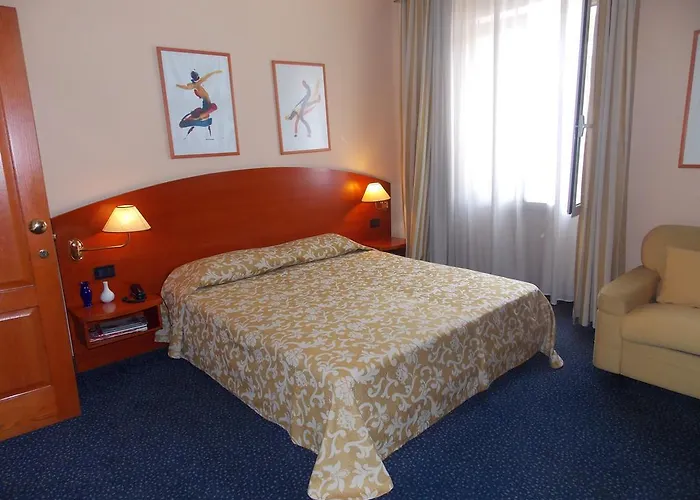 מלון Firenze 3*